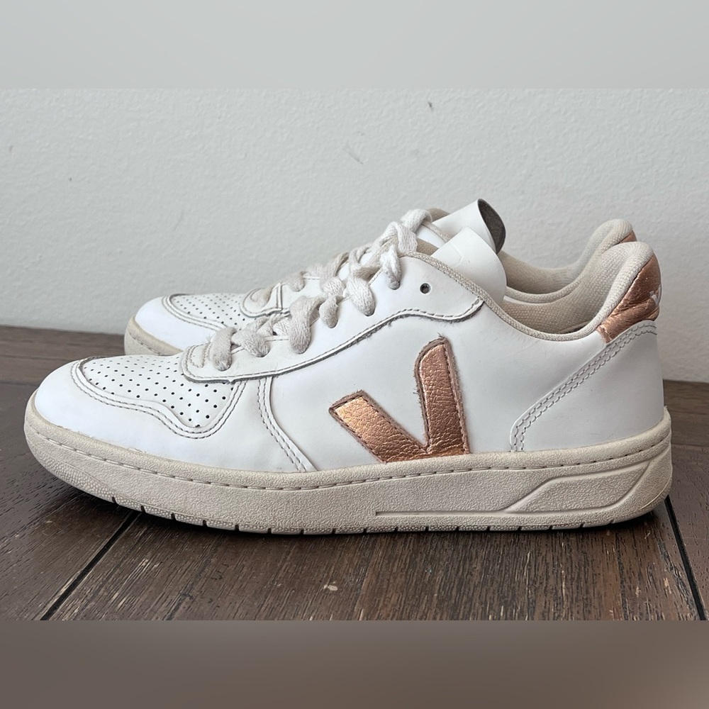 Veja Sneakers Womens size 5 - Picture 8 of 10